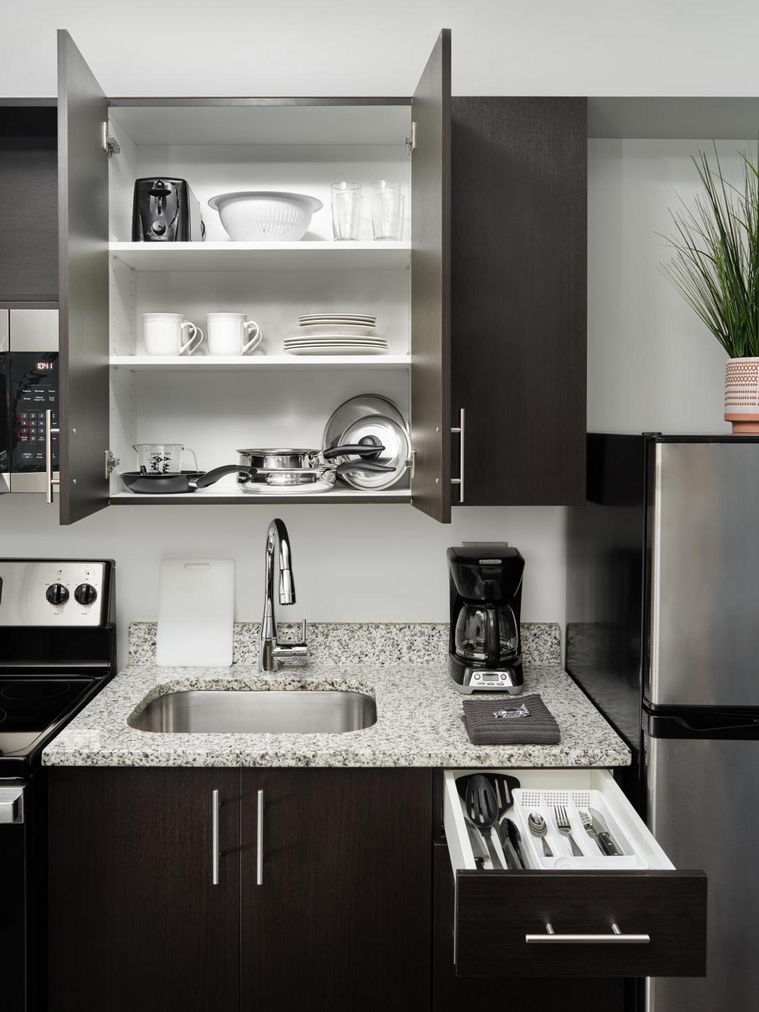 Stayapt Suites Columbus-Fort Benning 외부 사진